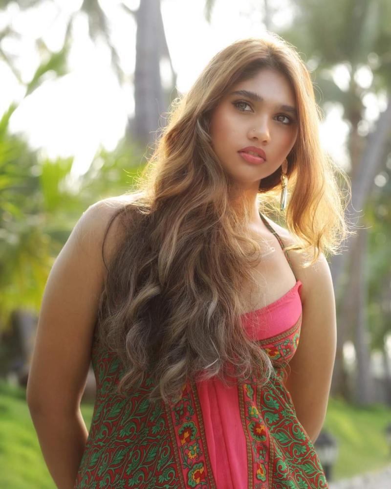 jovika-vijayakumar-stunt-photos